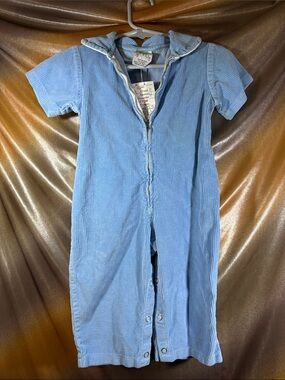 Vint Light Blue 'Neat & Nifty' Corduroy Short-Sleeve Romper 18m kinda short. 411
